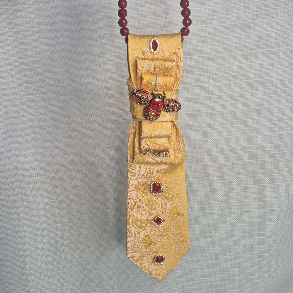 Handcrafted Luxury Fashion Necktie Necklace 📿 (GOLDIE LOCS)